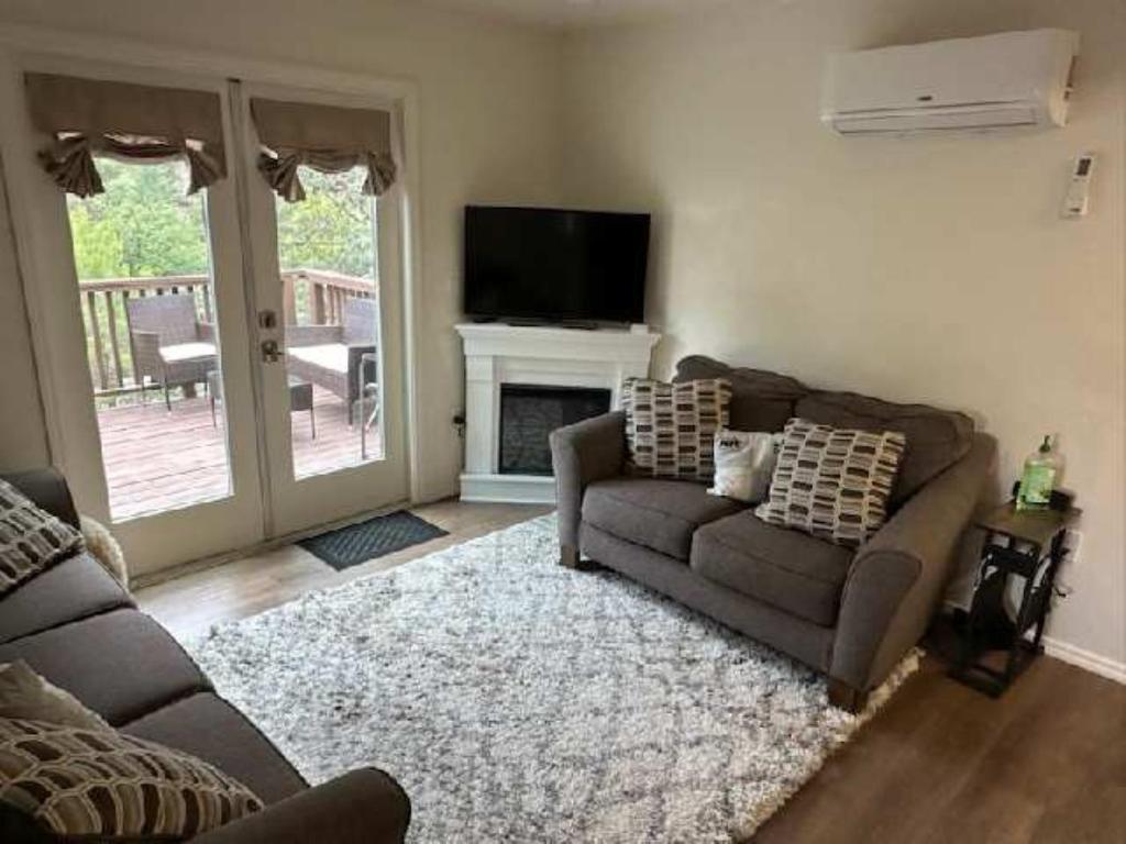 Full House or Studio Suite with Breath Taking Views in Old Bisbee, Bisbee