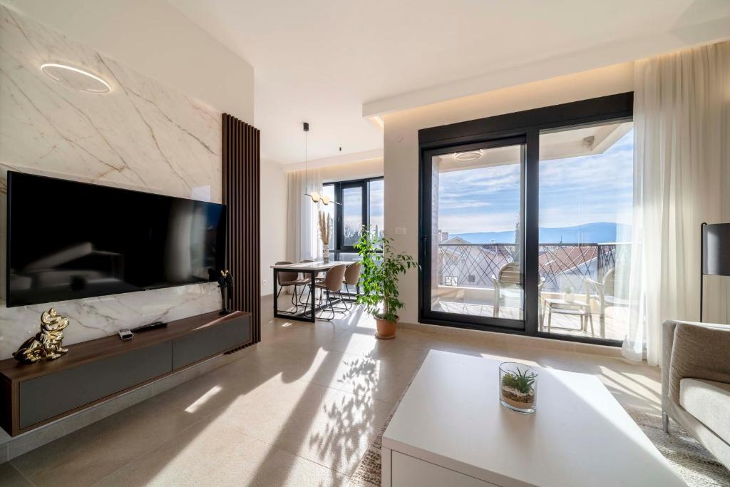 N2 Lux Two Bedroom - 3