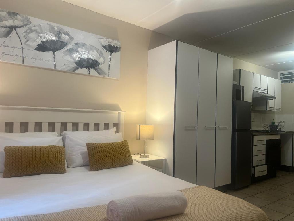 Smart and Cozy Studio with Netflix and Showmax, Pretoria