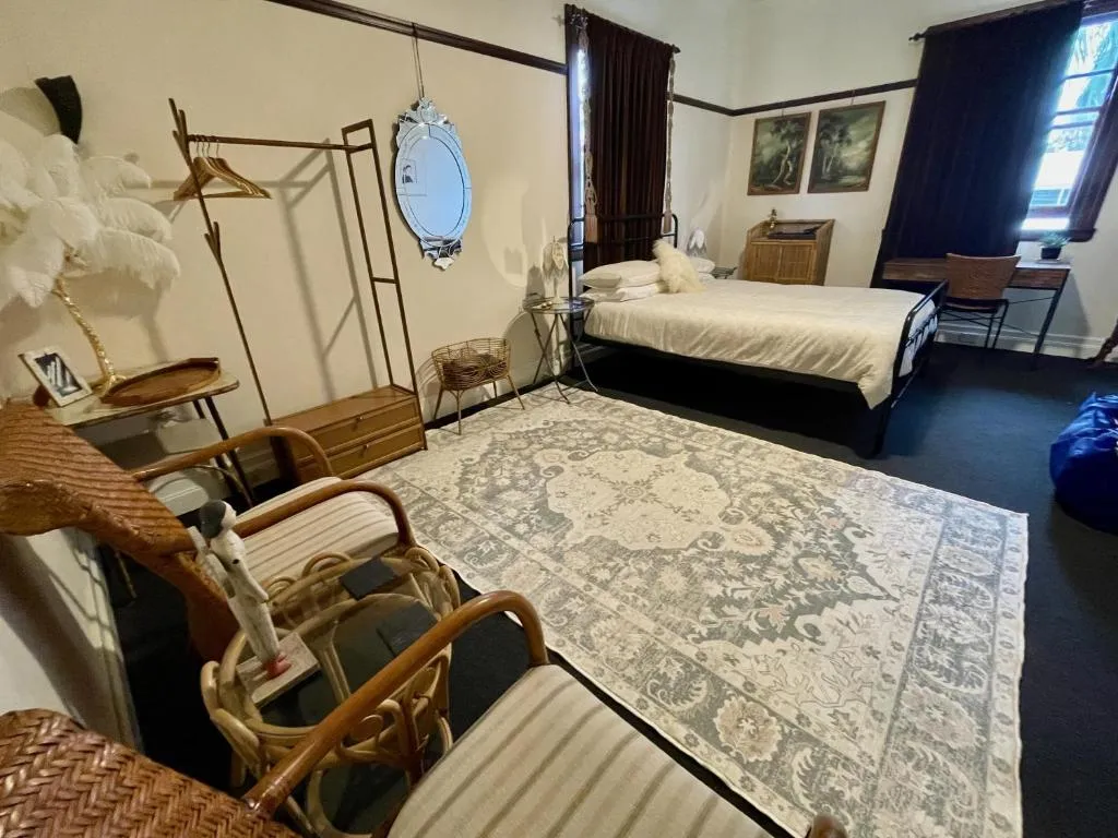 Women Only Guesthouse，位于穆伦宾比的酒店