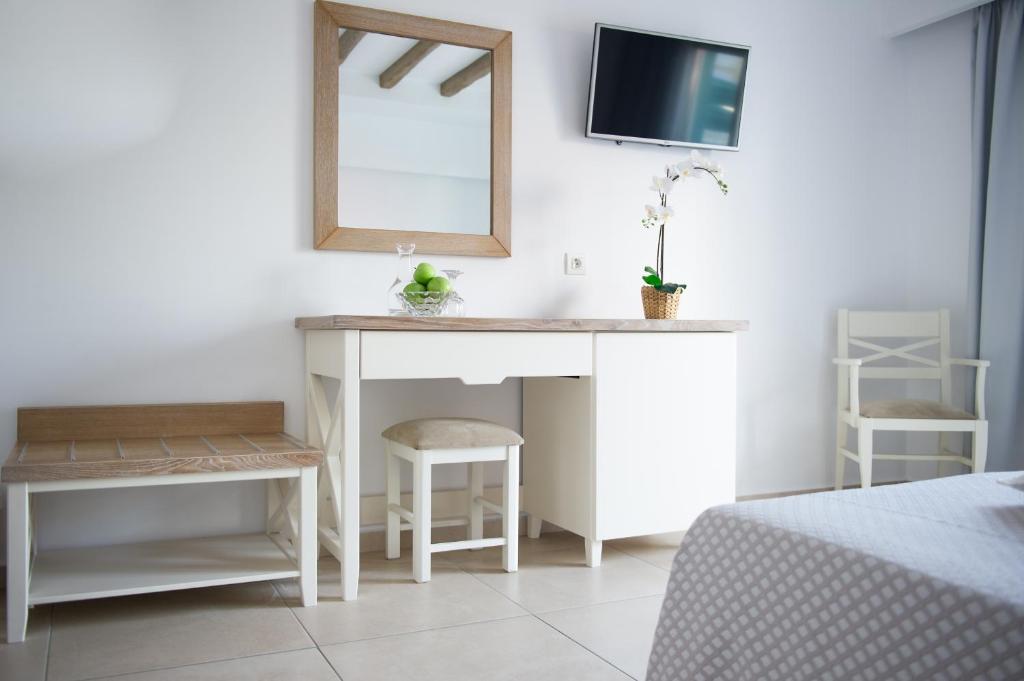 Deluxe Tweepersoonskamer met 1 of 2 Aparte Bedden en Toegang tot het Zwembad