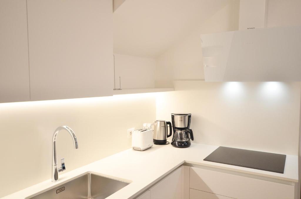 Villa Phoenix - Lake Apartments - 4