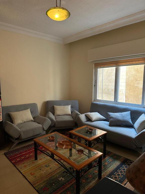 استوديو مفروش غرفة وصالون الدوار السابع furnished studio 7th circle, Ammán