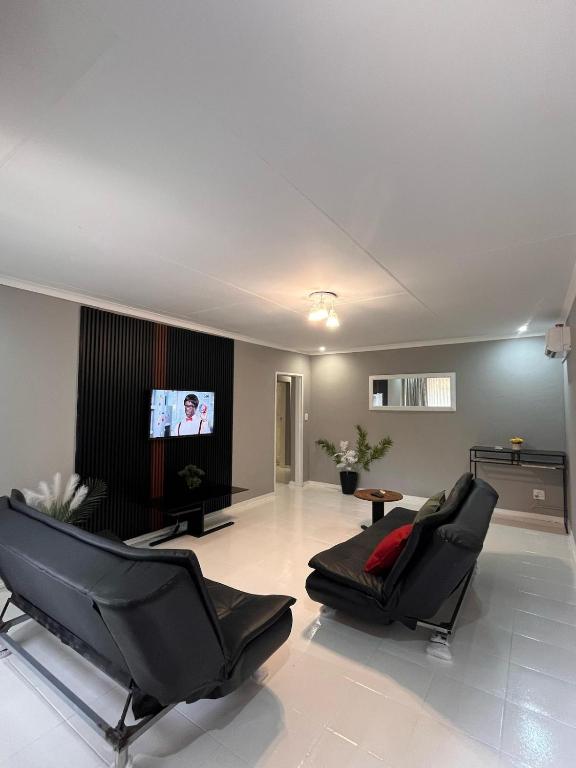 The Warmth of Nelspruit, Nelspruit