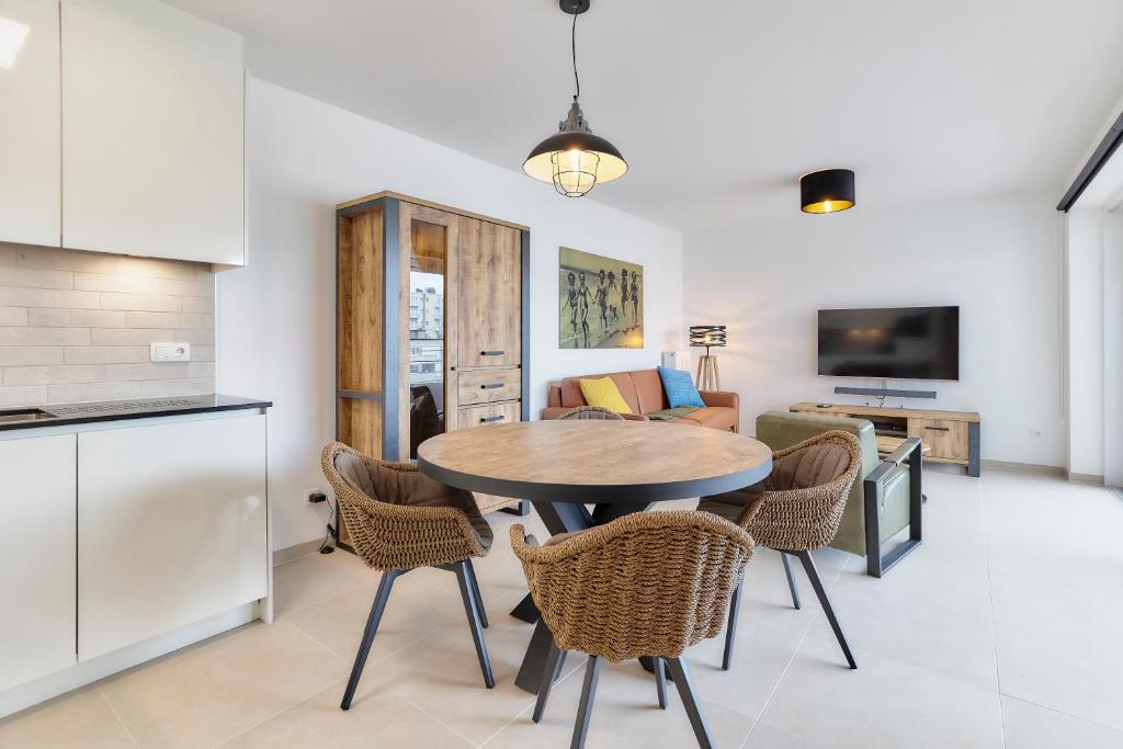 The waves 04-04, Ostende