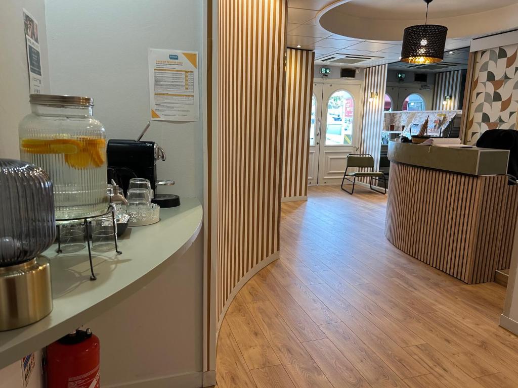 フロント・ロビー