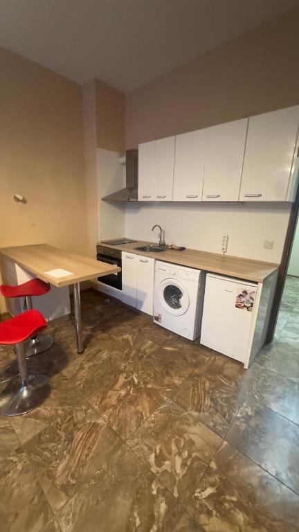 Studio paradise, Varna