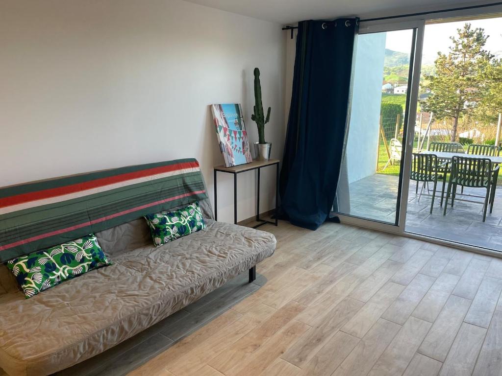 New apartment, mountain view, Espelette