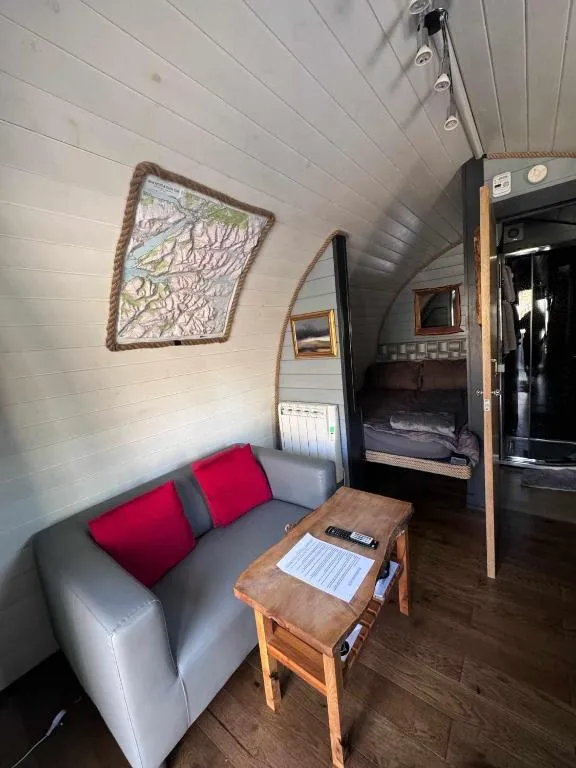 Riverside Pod, West Highland Way Holidays, hotel in Kinlochleven