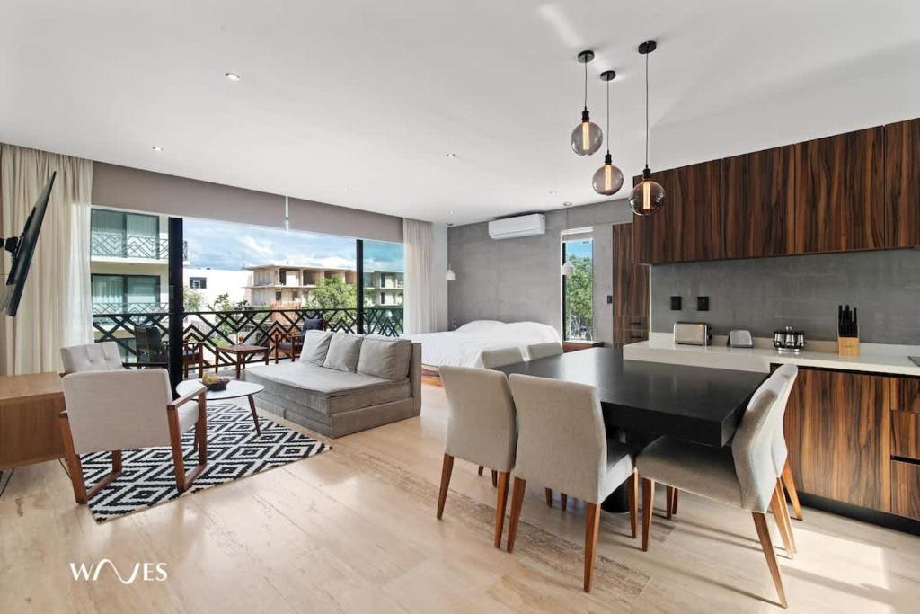 Loft Espacioso con Balcón | Cerca de Zona Hotelera - 2