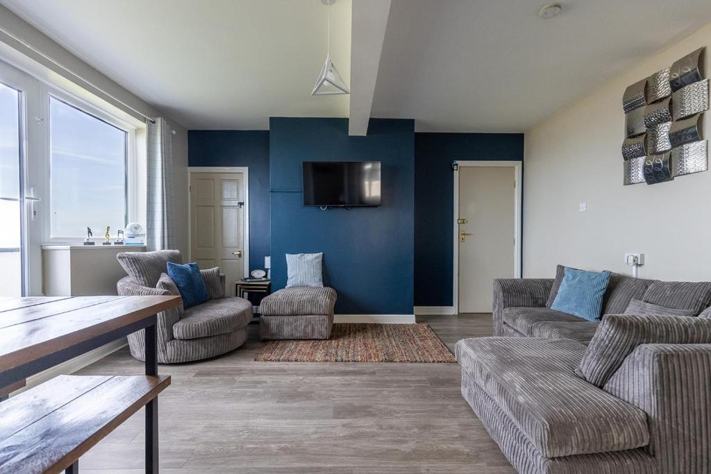 SEA VIEW - First Floor 3 bed apartment looking over Bridlington North Beach, Bridlington