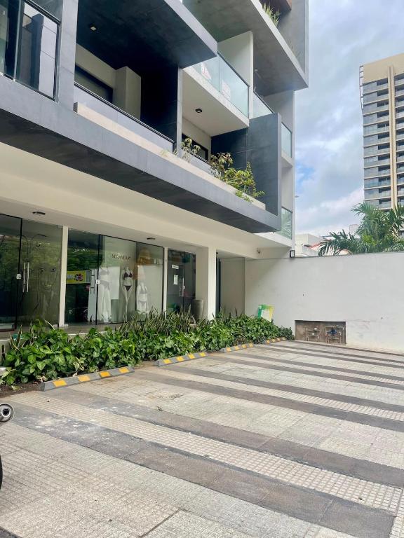 Elegante departamento en Equipetrol - 4