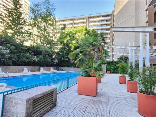 Tu lugar en santiago, centrico, excelente conectividad - 1