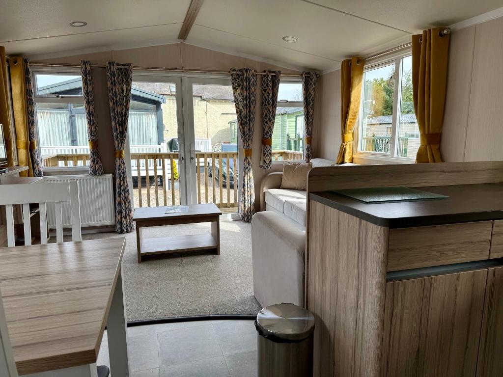 The Fly Van - Beautiful, luxury static caravan, Aberlour