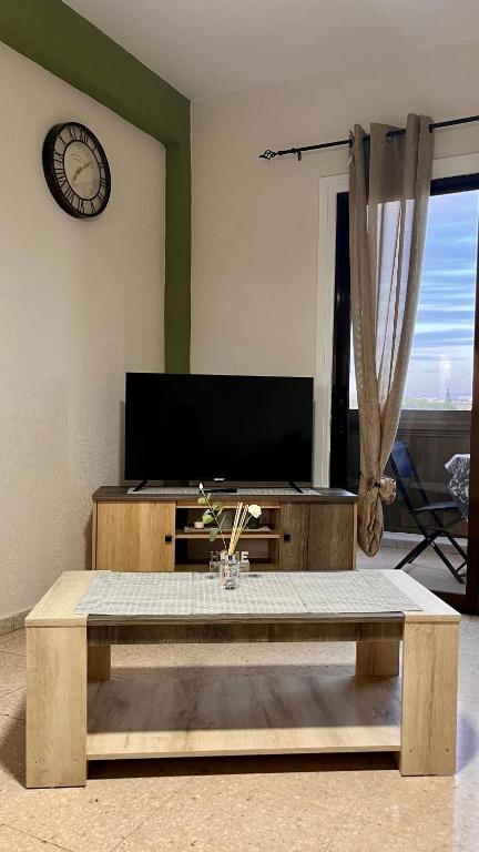 Forty Columns Flat, Pafos