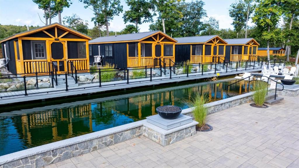 CARDINAL LIMIT 3 cabin, North Sebago