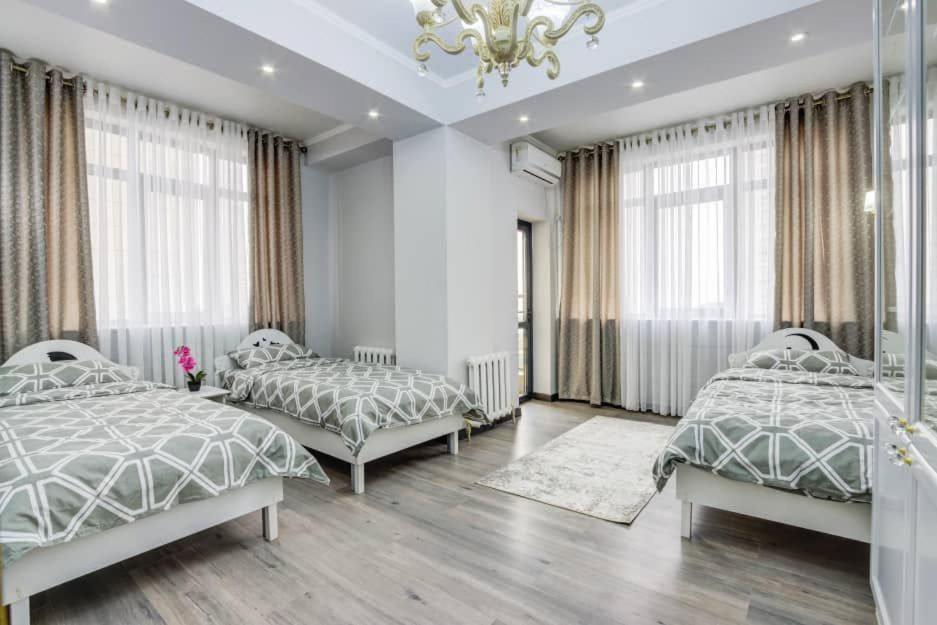 Pekin Together in the city center, Biškek