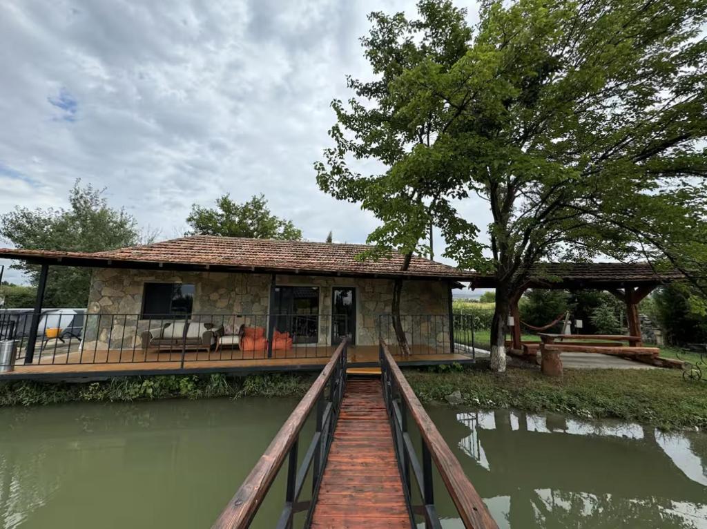 Cottages in Black Horse Georgia, Tbilisi