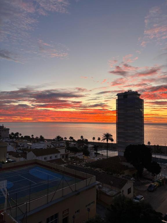 Large three bedroom apartment panoramic sea views - 2
