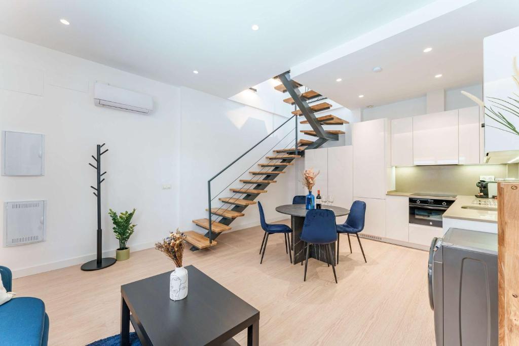 Stylish 3BD with Rooftop Jacuzzi - Las Artes - 5