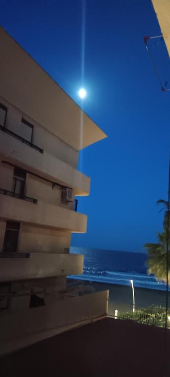 APARTAMENTO EN PRIMERA LINEA DE PLAYA EN Estepona - 5