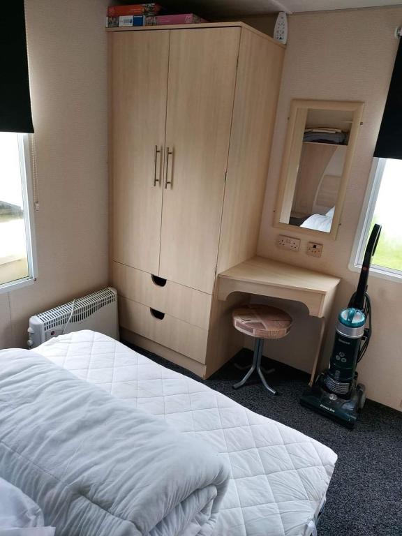 Caravan getaway sand le mere tunstall, Hull