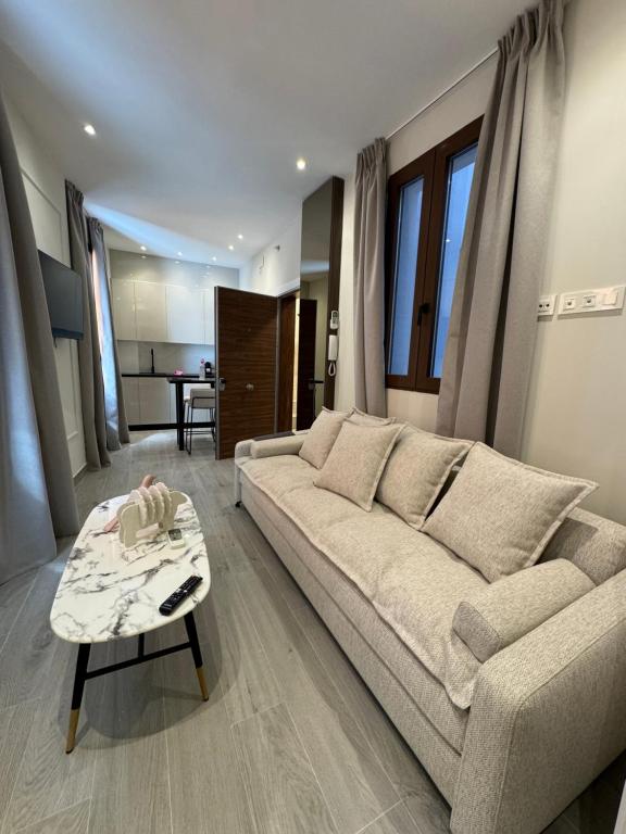 Suspiro 202 Elegant Suite - 2