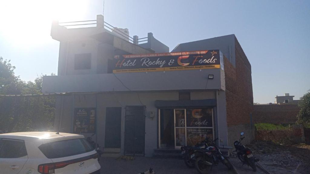 Hotel Rocky & C Foods