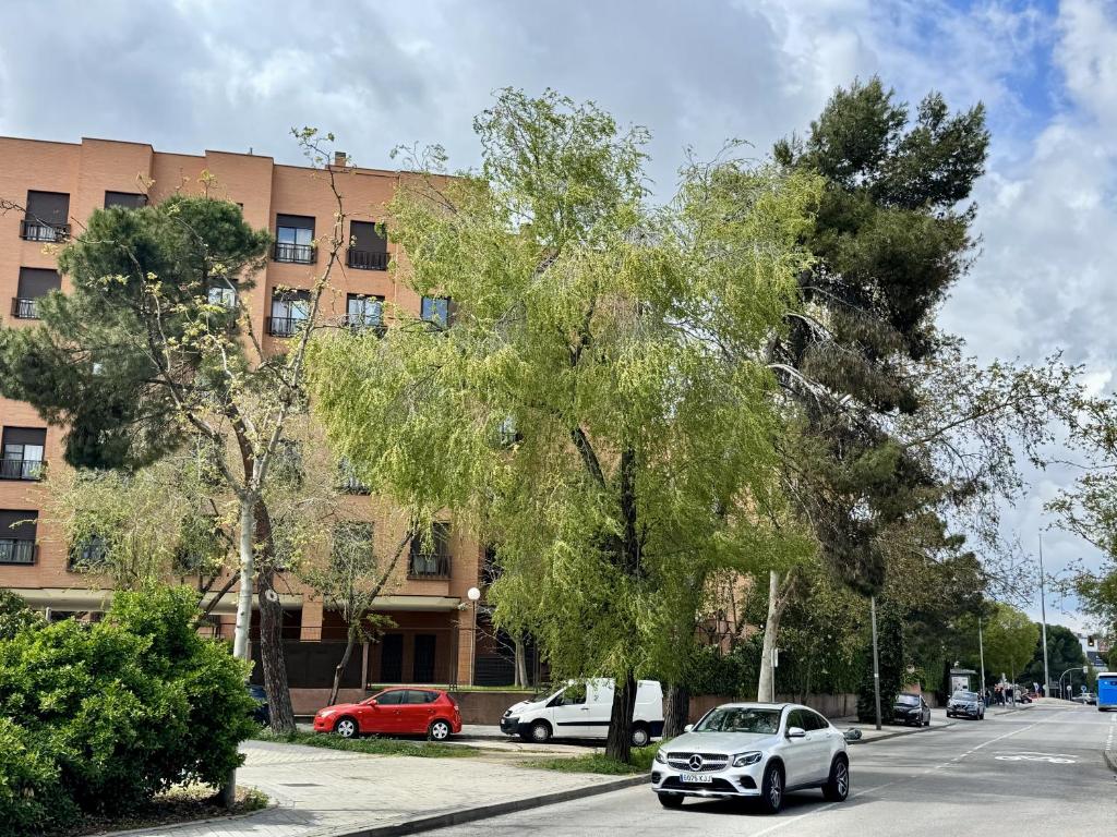 Airport Madrid Plenilunio suites beige - 4