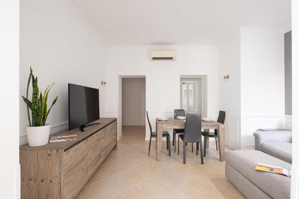Vespasiano 56 Holiday Apartment - 5