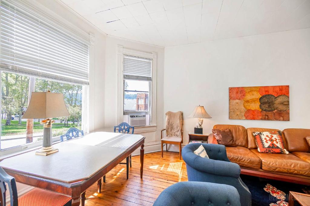 Step Back in Time Charming Victorian with Modern Amenities, Homestead