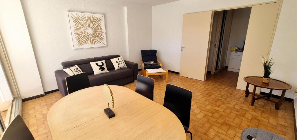 Appart 8 pers, 80M2, parking privée, Mer & lac à pied, Face parc aquatique, La Grande Motte