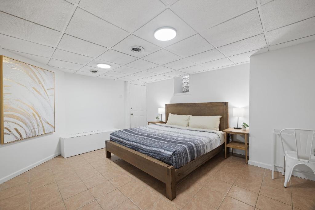 Shadyside, Pittsburgh !B Modern and Bright Private Bedroom with Shared Bathroom, Pittsburgh