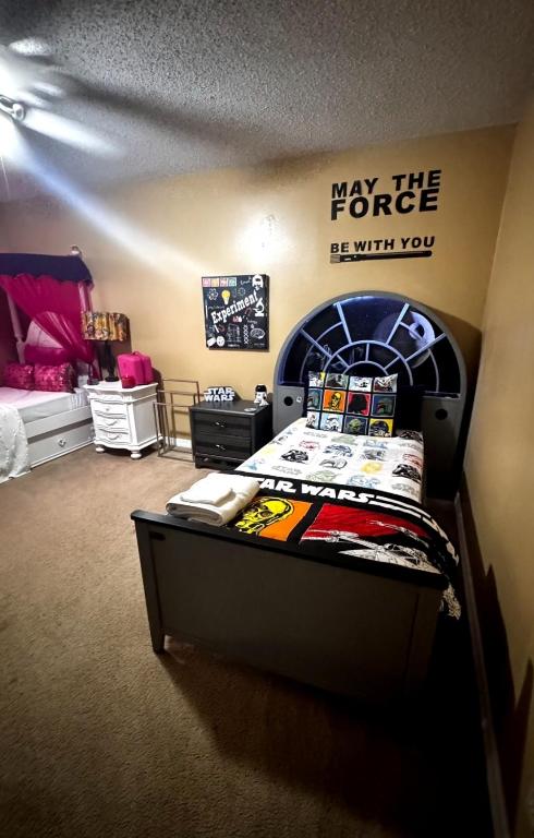 Oya Suite-Gated Oasis with Pool, Courtyard, & Whimsical Kids Rooms!, Tampa