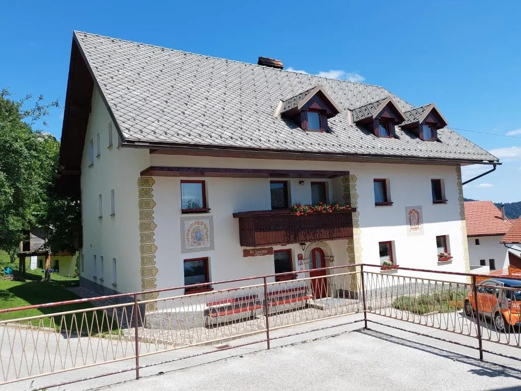 Apartma Pri Tavčarju, hotel in Poljane nad Škofjo Loko