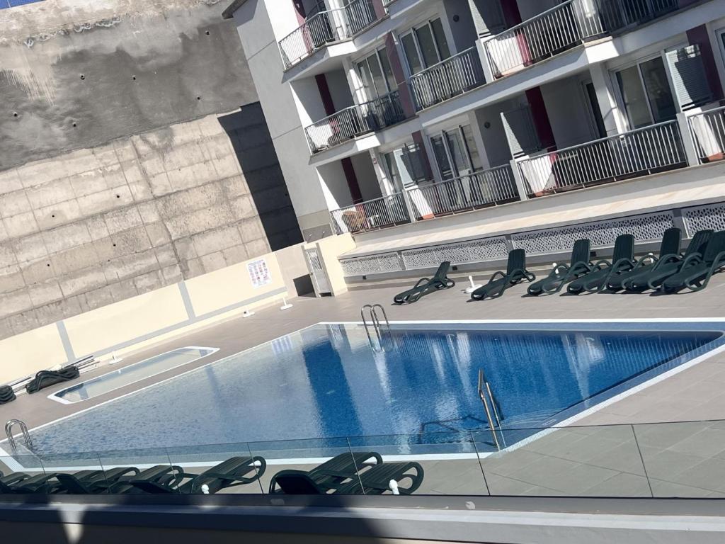 Poseidón, Puerto de Santiago