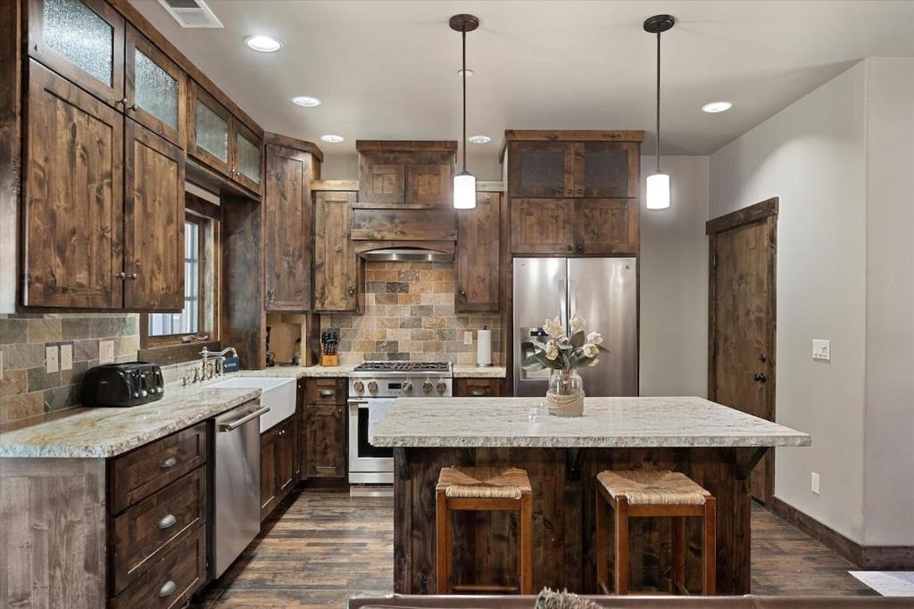 CYH1012 - Hidden Cedar home, South Lake Tahoe