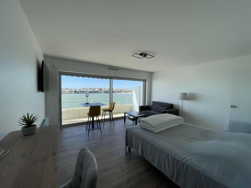 Studio neuf avec terrasse sur mer et garage à Royan - FR-1-494-207 - 3