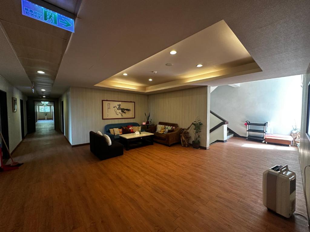 卡蹓英雄館