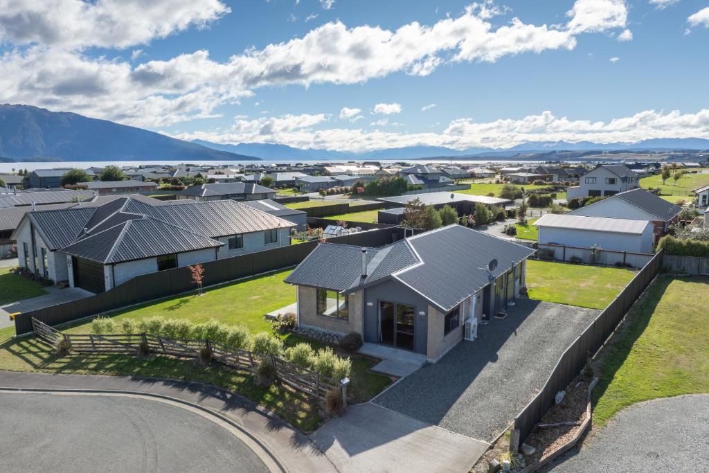 Mountainview Escape - Te Anau Holiday House, Te Anau