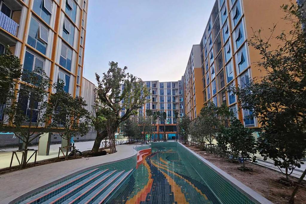 THE BASE Rise Resort Style 1 & 2 Bedrooms, Ban Rangeng