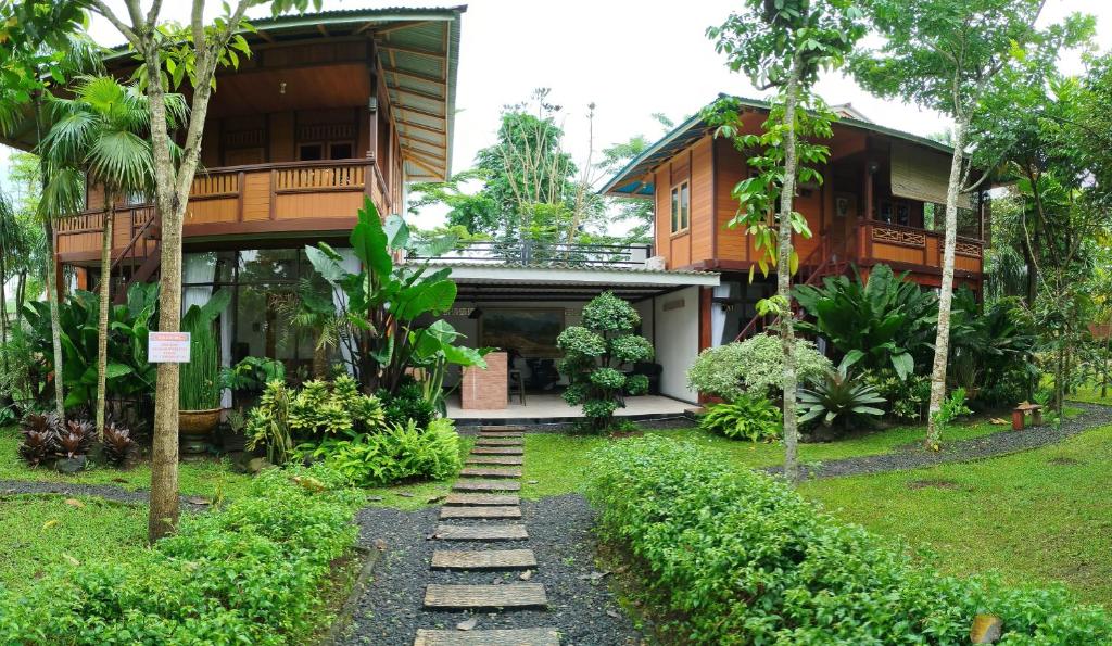 Forrest Cafe & Wisata Berkuda, Jengkol