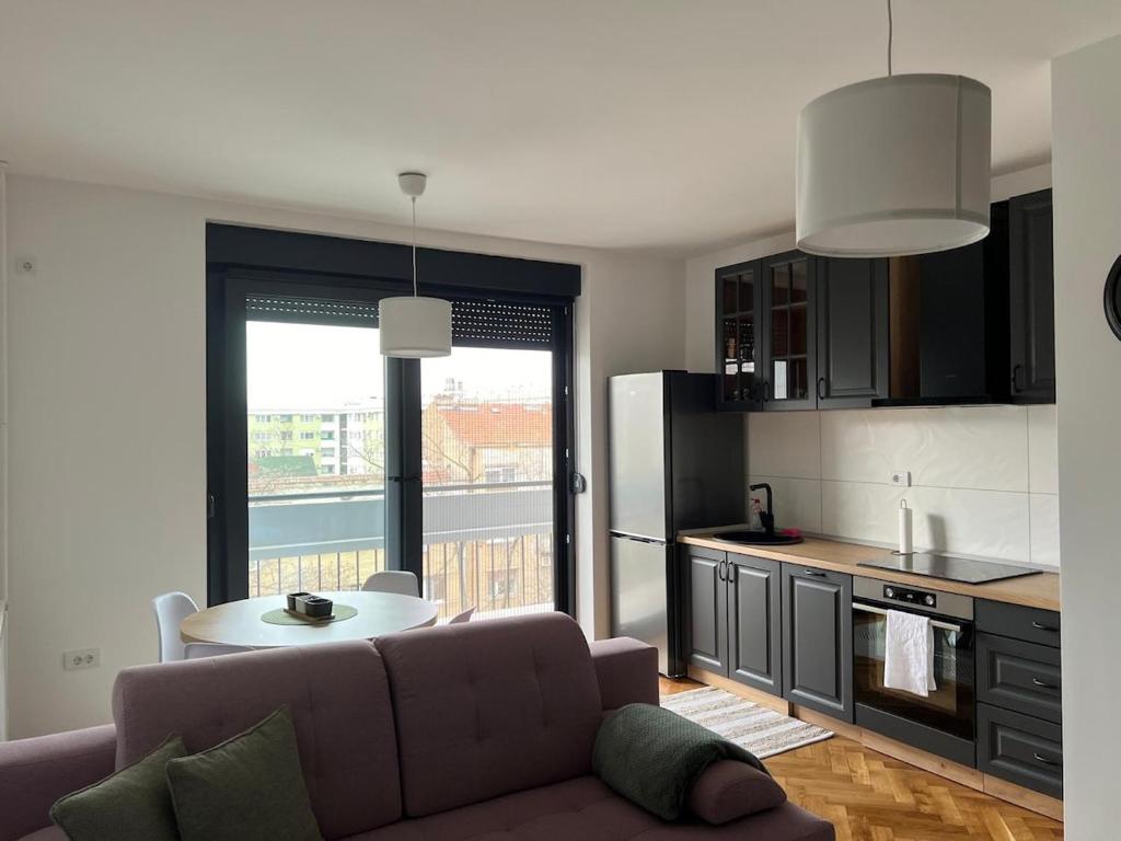 Lux stan na dan, Novi Sad