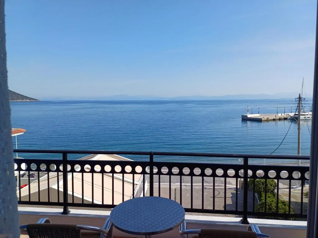 KAMVISSIS HOTEL, hotel v destinaci Tiros
