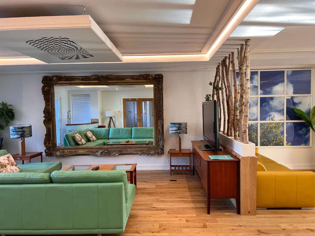 Lux Light Spacious- Chilterns Pass the Keys, Амершам