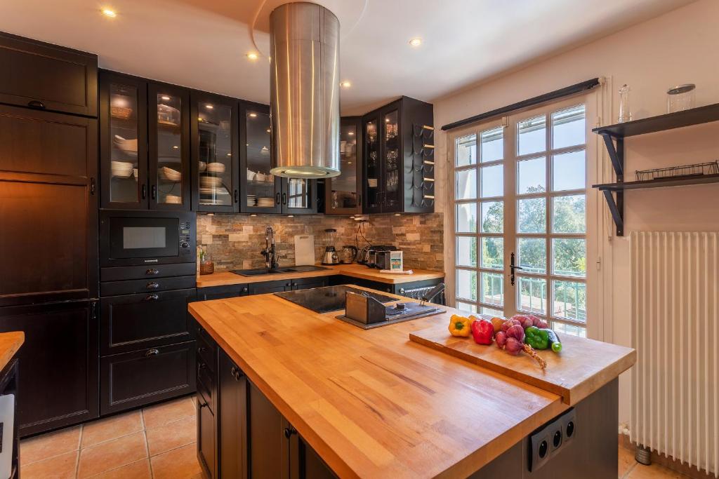 VILLA JUSTINE VI4239 By Riviera Holiday Homes - 3
