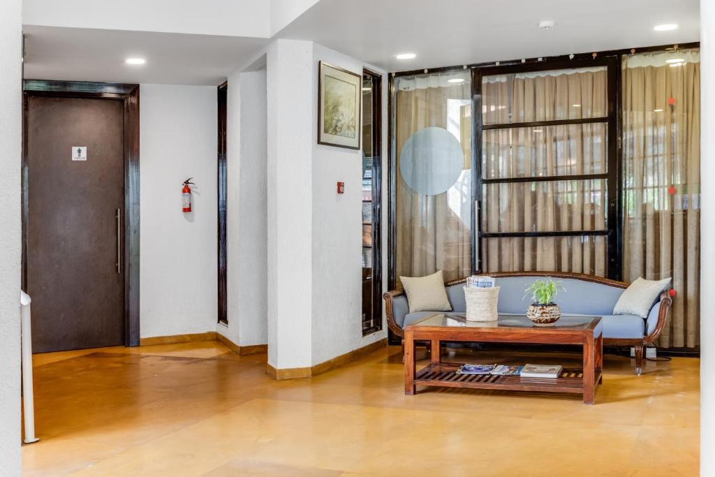 フロント・ロビー