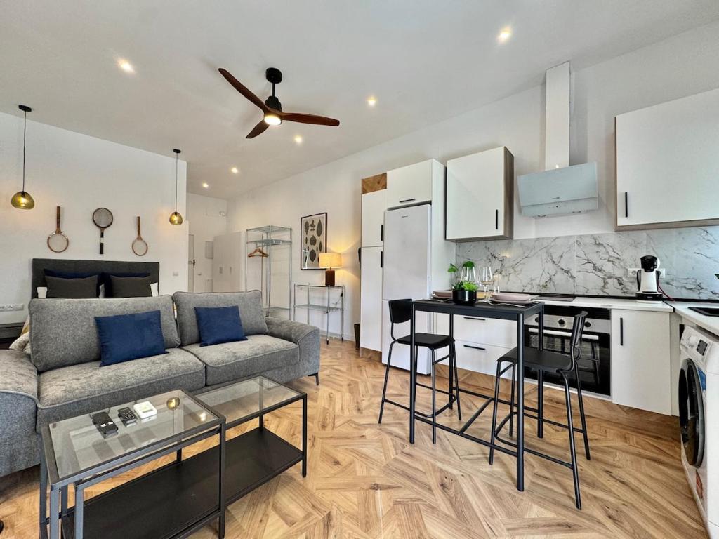 LaFrenchTouch - Céntrico estudio con piscinas, Torremolinos