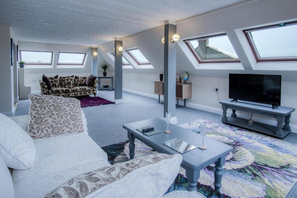 The Penthouse - 1 Bedroom Penthouse - Milford Haven, Milford Haven