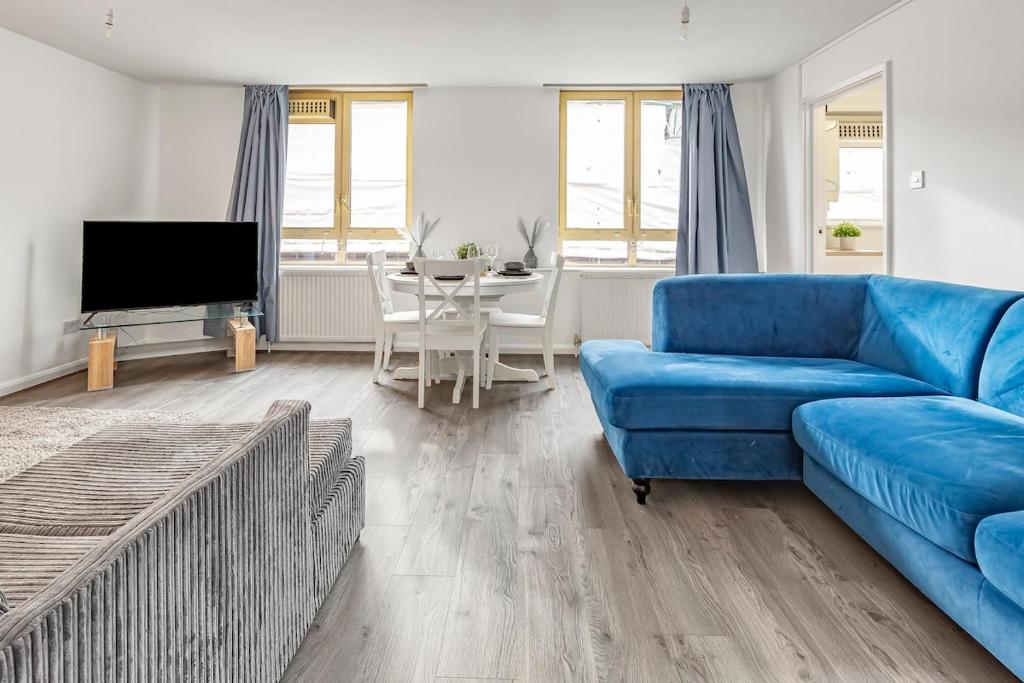 2 Bedrooms Apartment in the heart of Covent Garden, Londyn